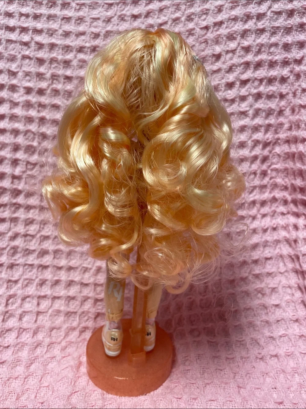 Rainbow High -  Georgia Bloom Fashion Doll with Long Peach colored Hair